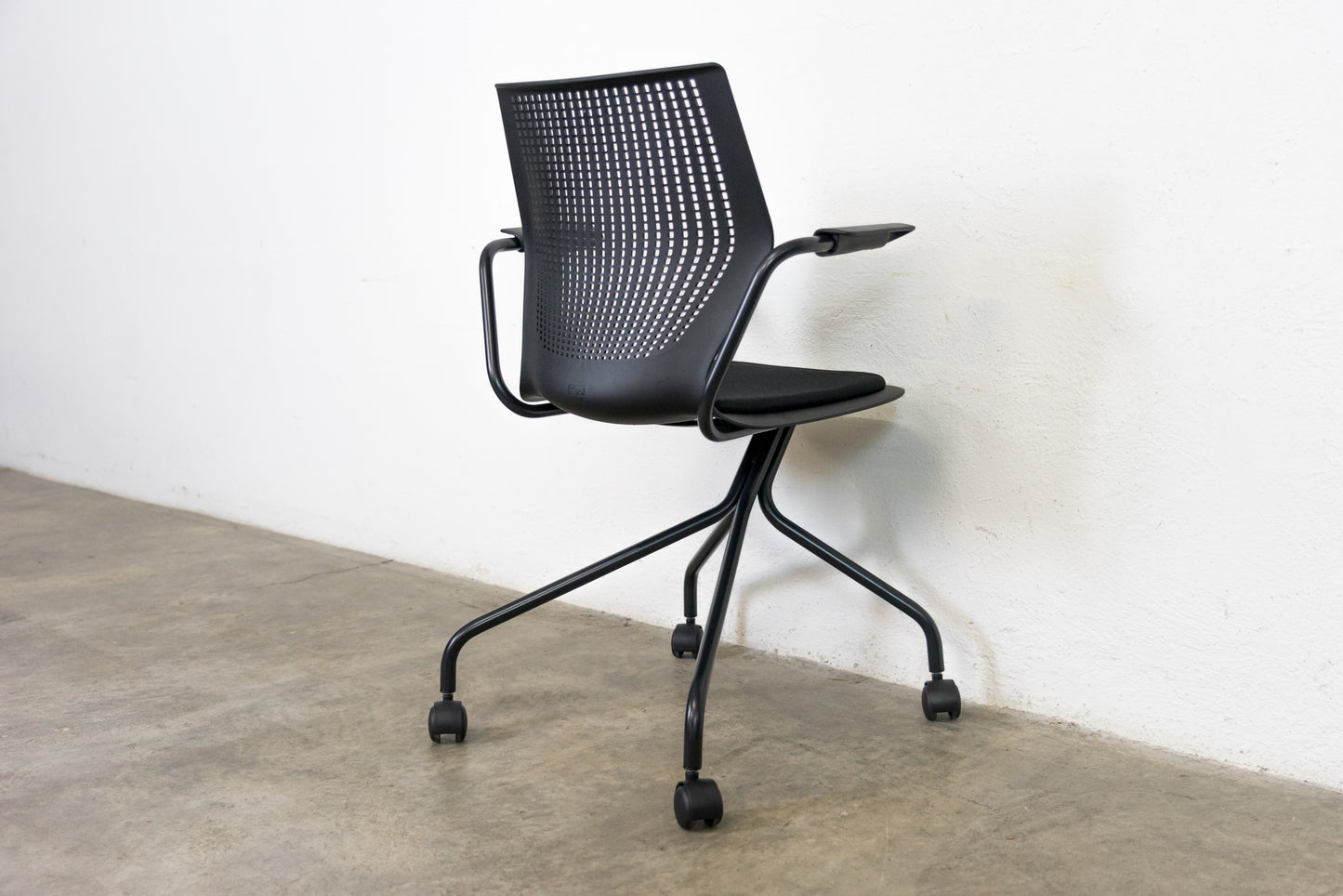 Knoll MultiGeneration Stuhl Nr. 2