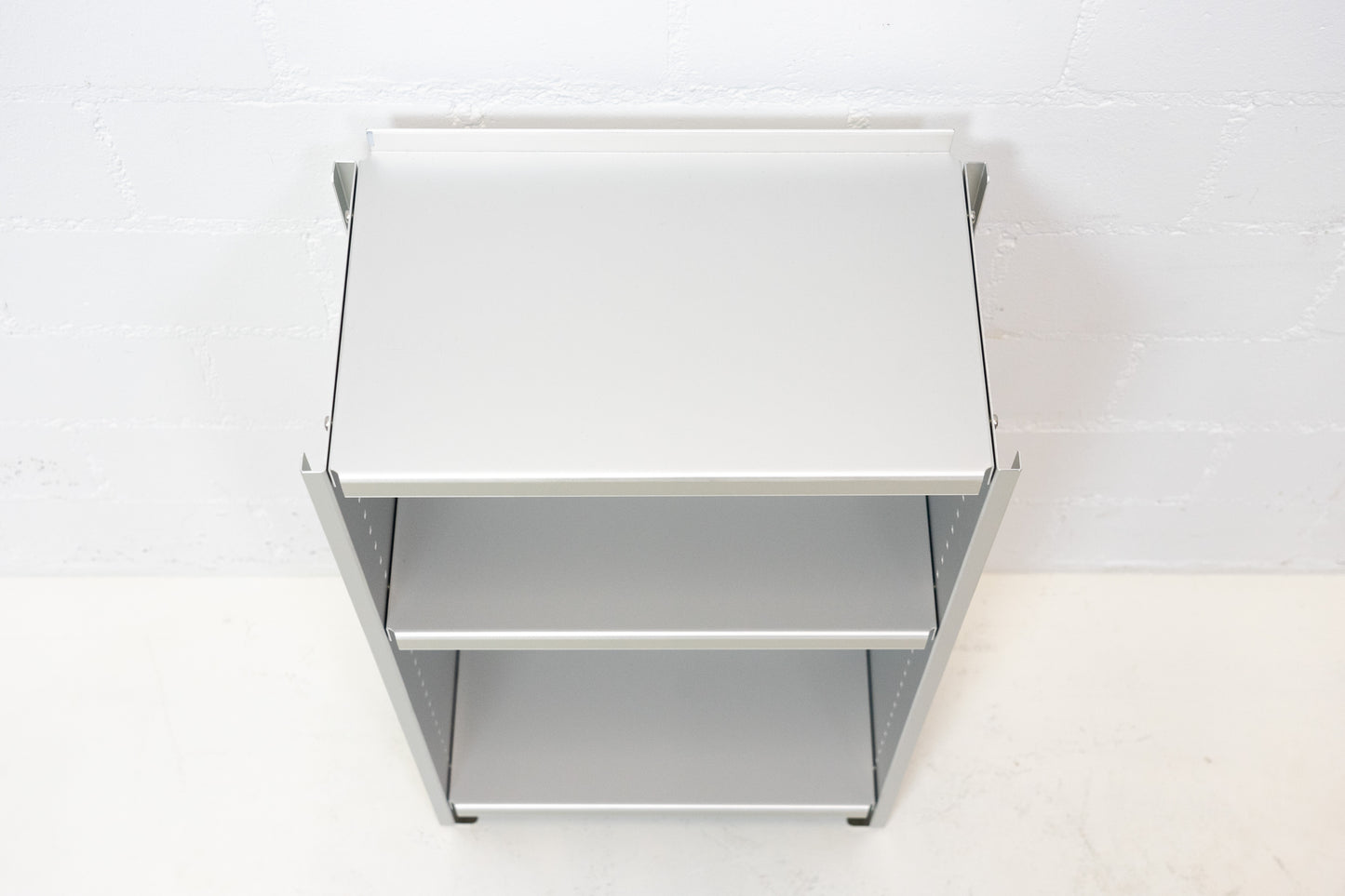 Lehni Aluminium-Regal Nr. 2