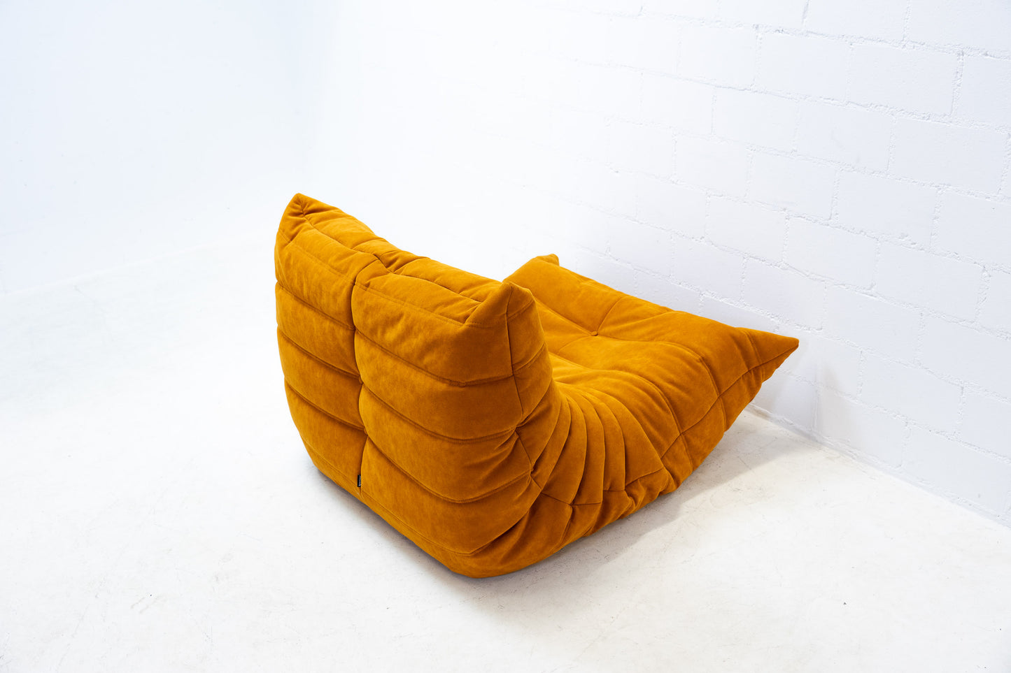 Ligne Roset Togo Sessel Alcantara