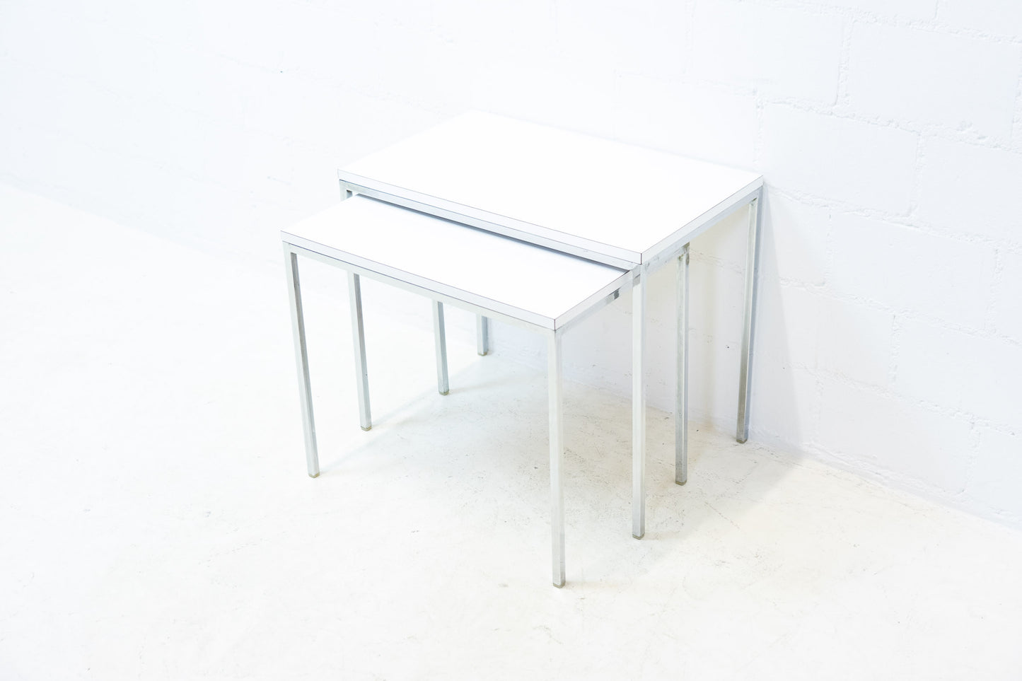 Satztische Weiss Chrom