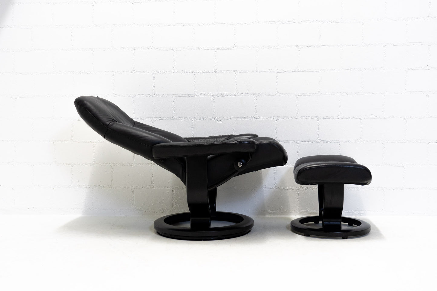 Stressless Consul Sessel mit Hocker Leder Nr. 17