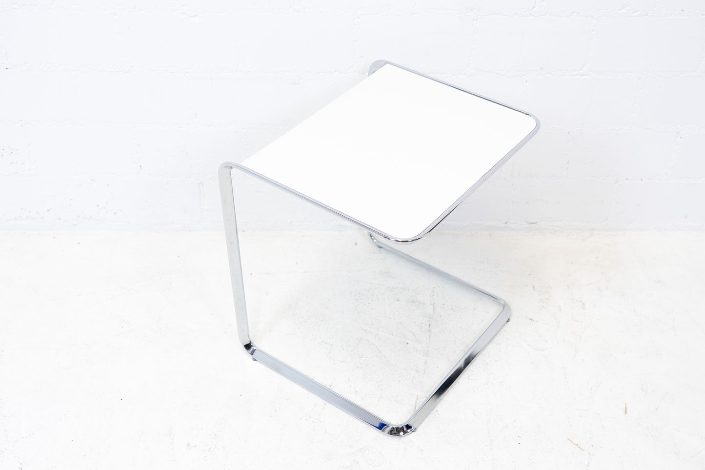 Tecta Oblique K3 Beistelltisch