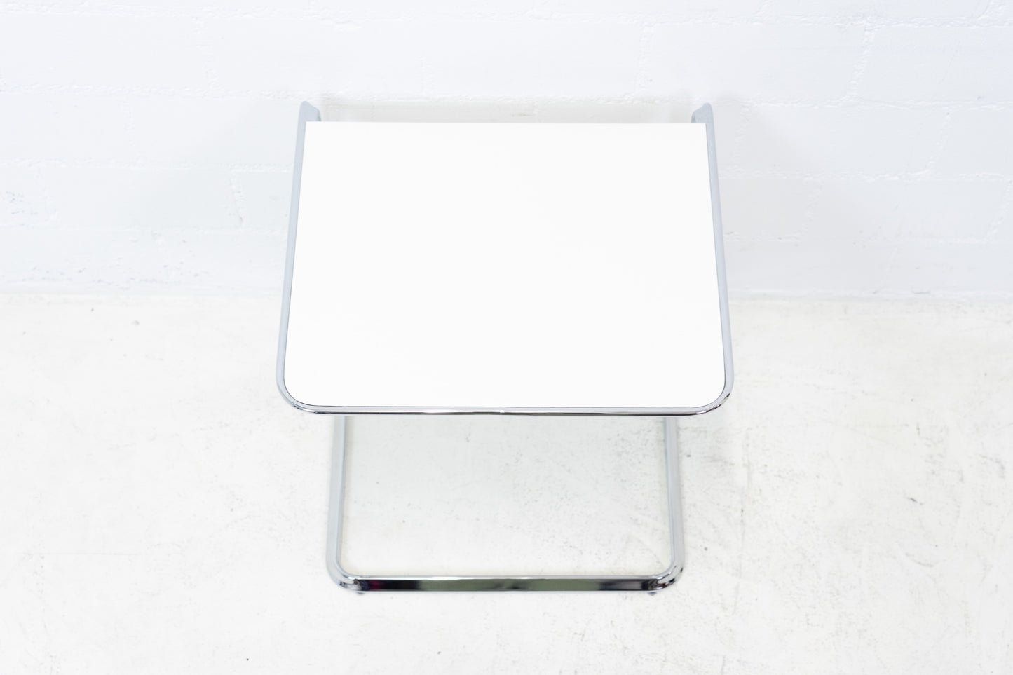 Tecta Oblique K3 Beistelltisch