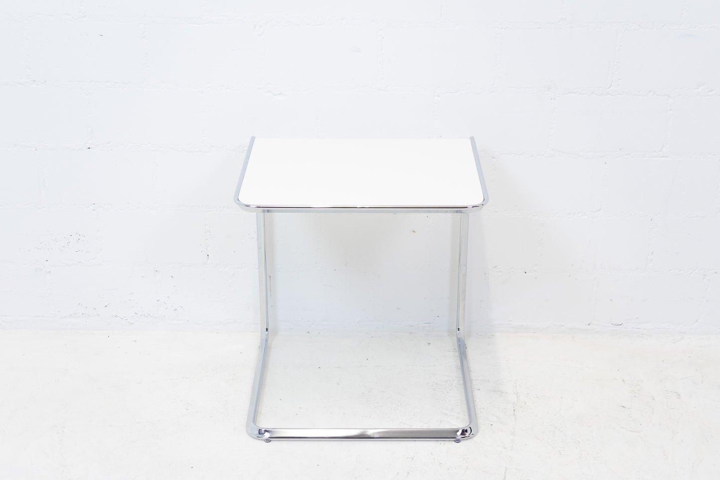 Tecta Oblique K3 Beistelltisch