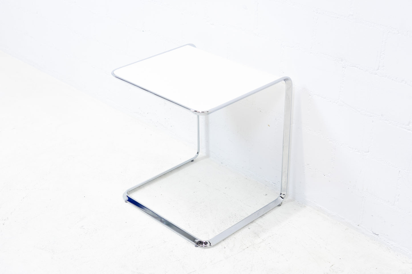 Tecta Oblique K3 Beistelltisch