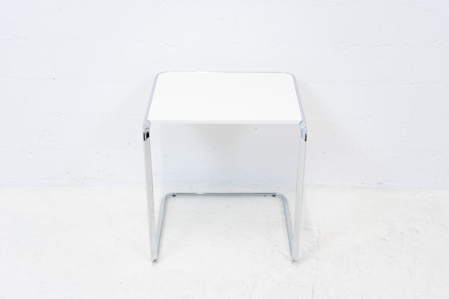 Tecta Oblique K3 Beistelltisch