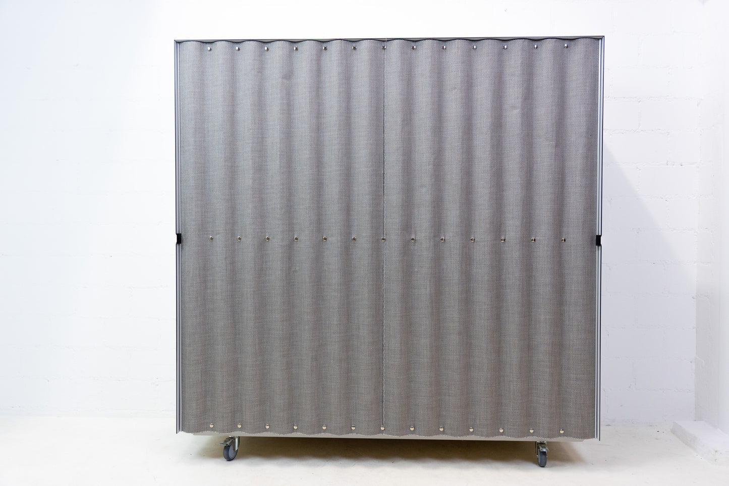 Thut Alucobond-Schrank 450 Nr. 1