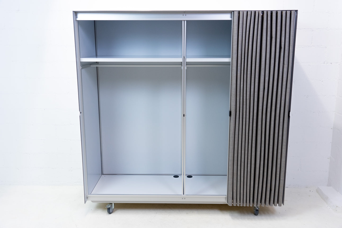 Thut Alucobond-Schrank 450 Nr. 1