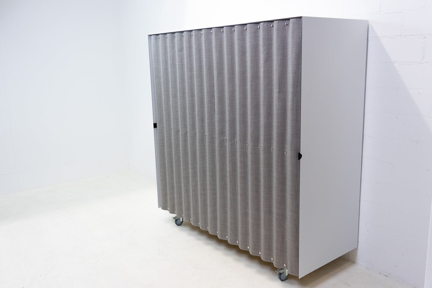 Thut Alucobond-Schrank 450 Nr. 1