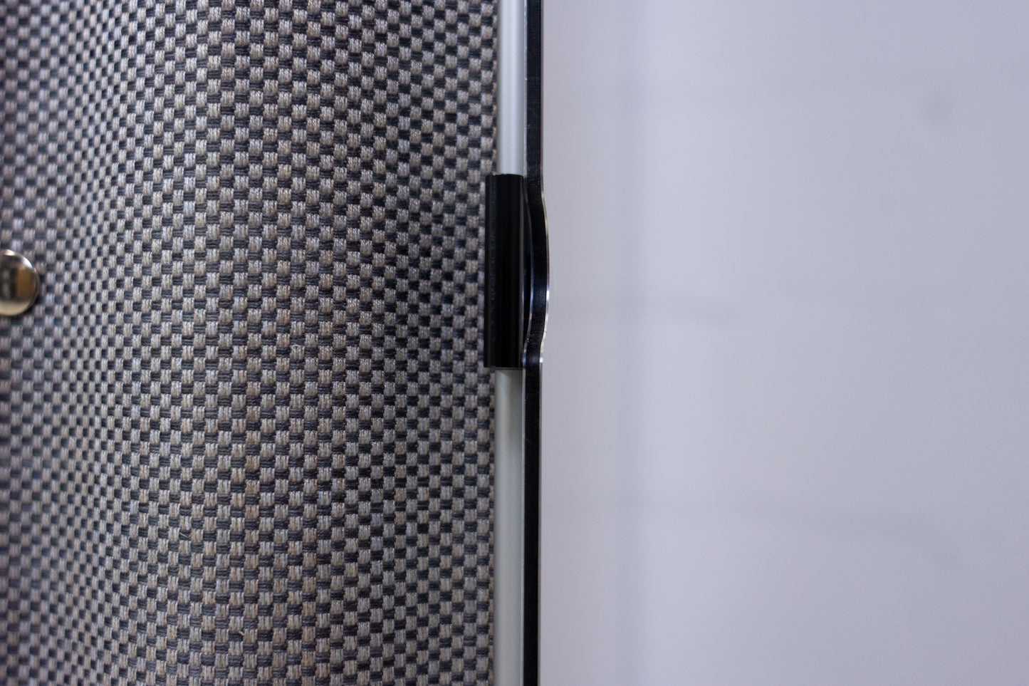 Thut Alucobond-Schrank 450 Nr. 1