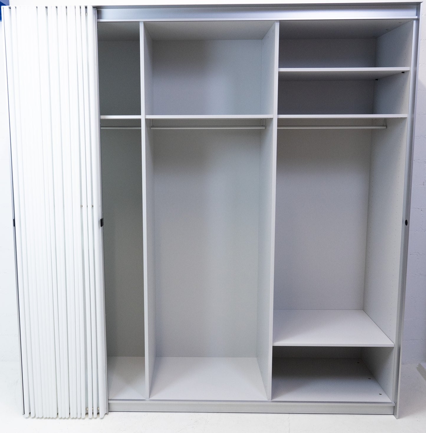 Thut Faltvorhang-Schrank Nr. 10