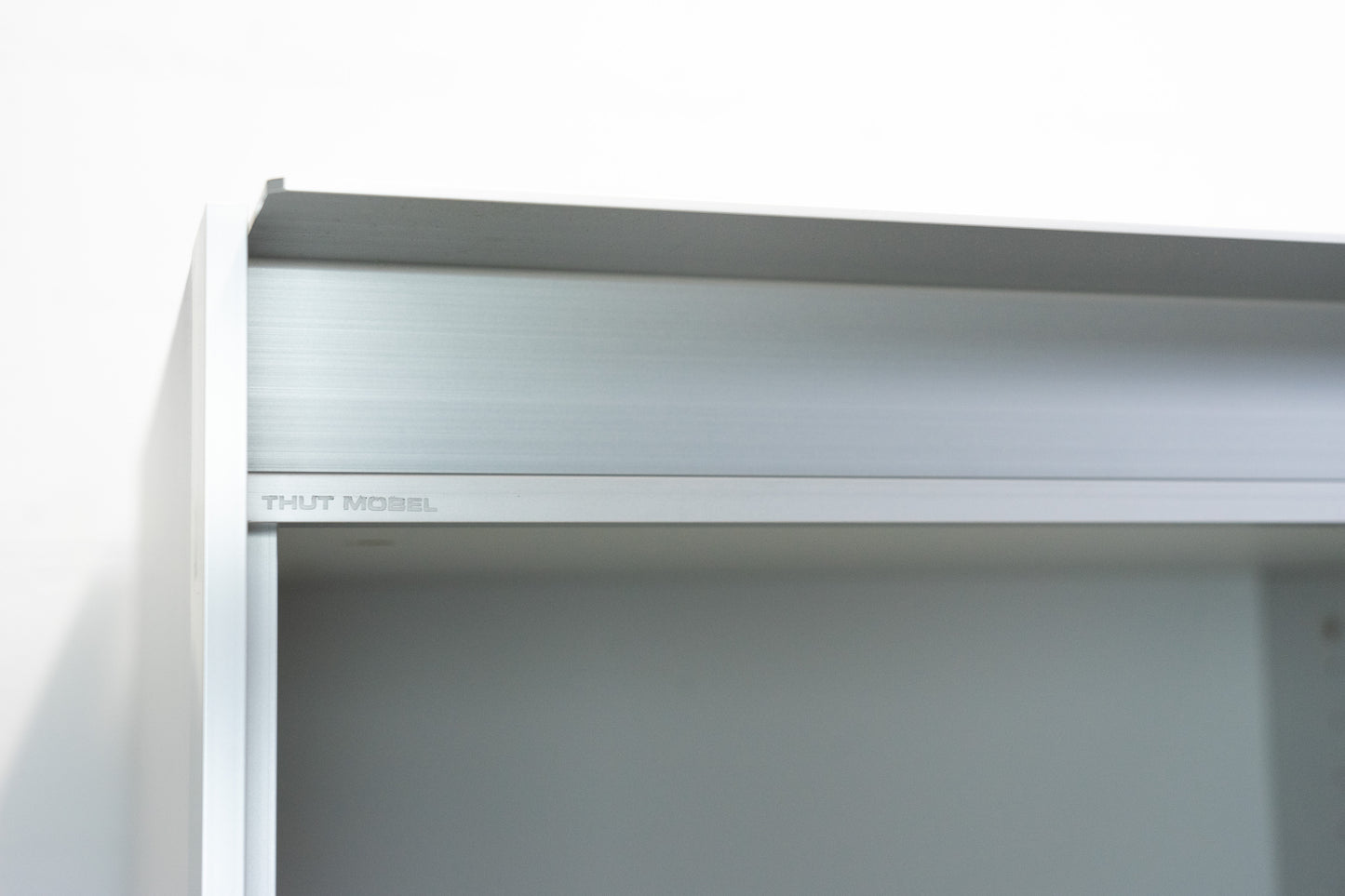 Thut Faltvorhang-Schrank Nr. 10