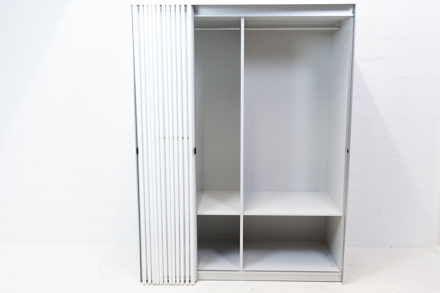 Thut Faltvorhang-Schrank Nr. 11