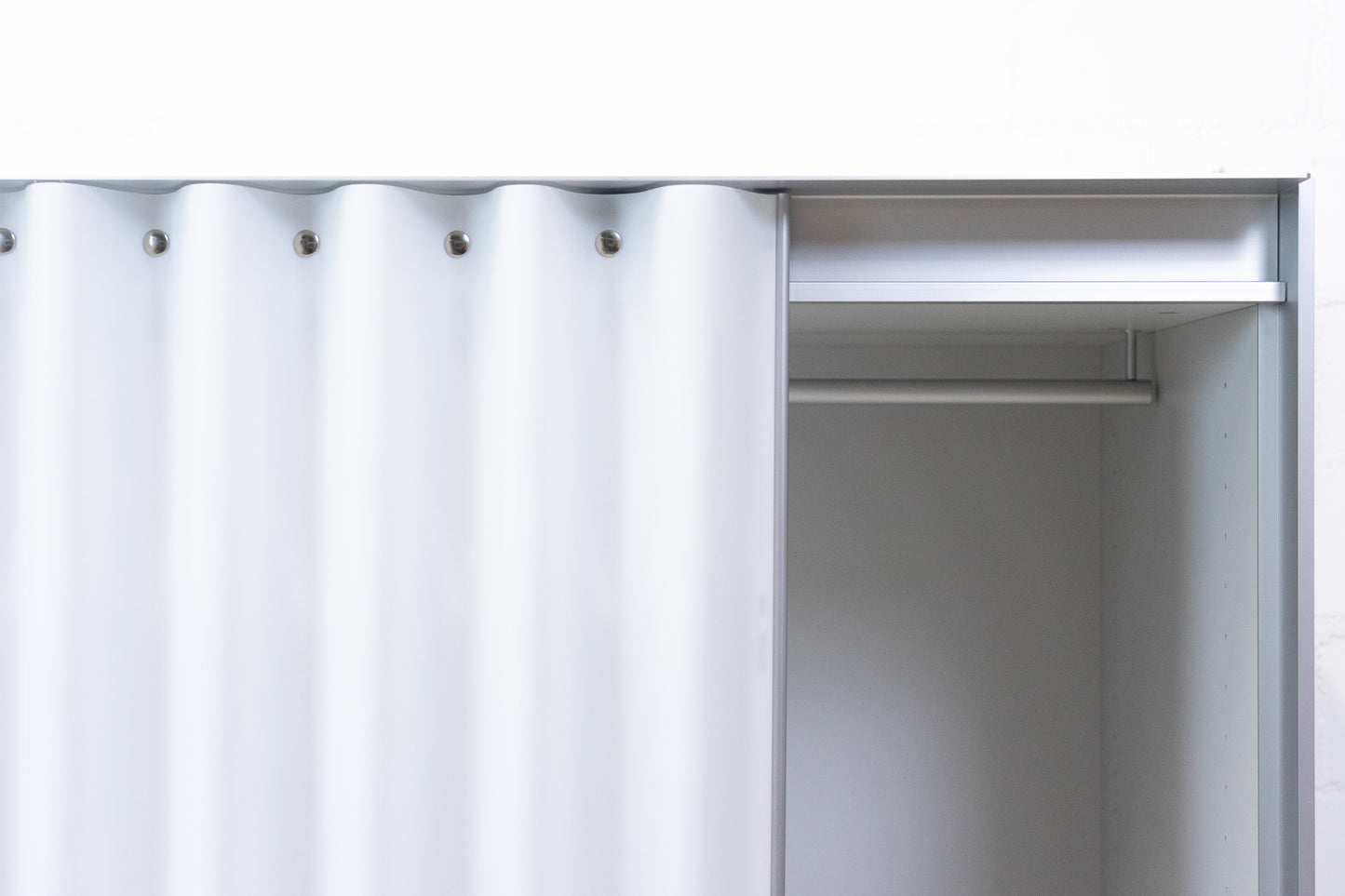 Thut Faltvorhang-Schrank Nr. 11