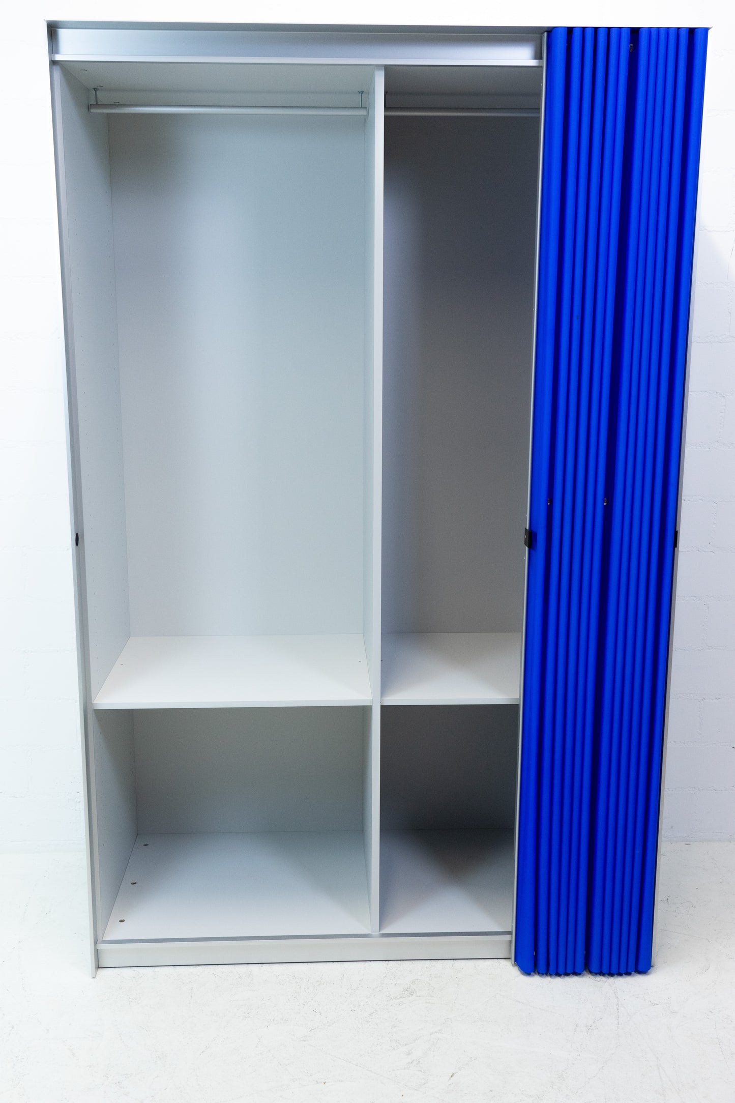Thut Faltvorhang-Schrank Nr. 13