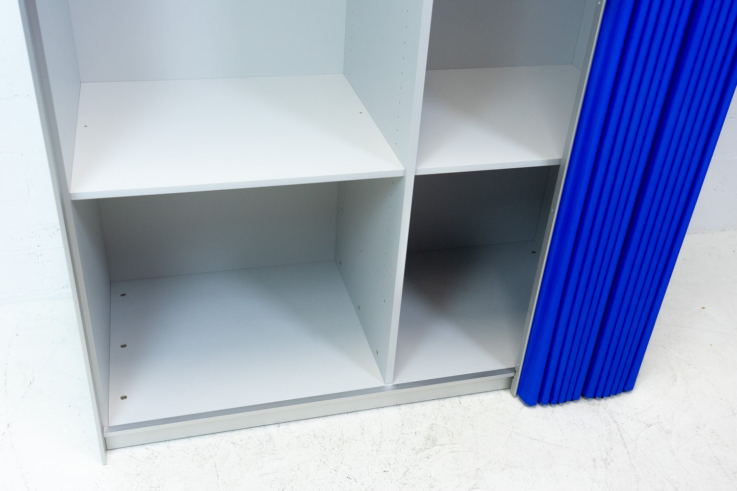 Thut Faltvorhang-Schrank Nr. 13