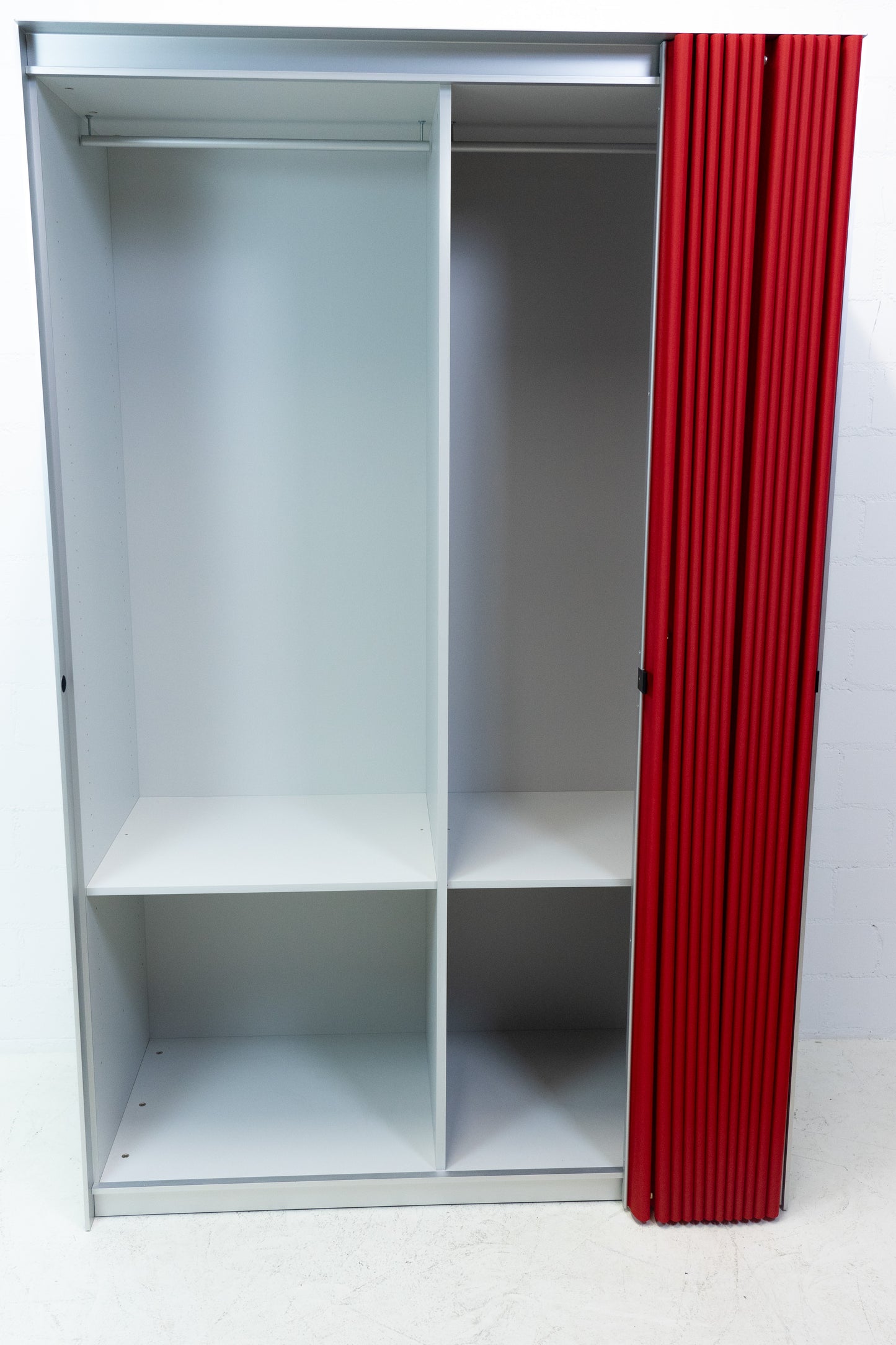 Thut Faltvorhang-Schrank Nr. 14