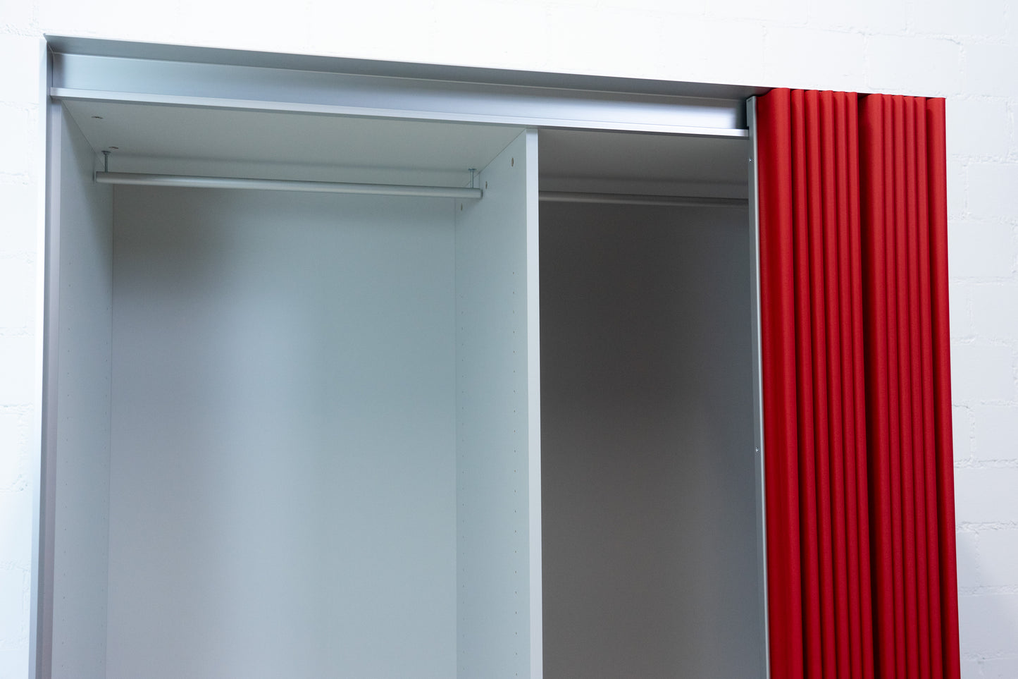 Thut Faltvorhang-Schrank Nr. 14