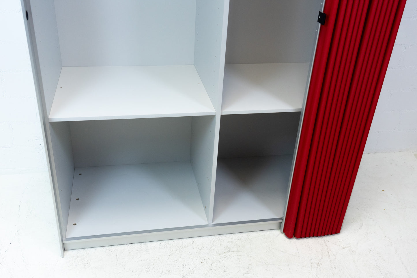 Thut Faltvorhang-Schrank Nr. 14