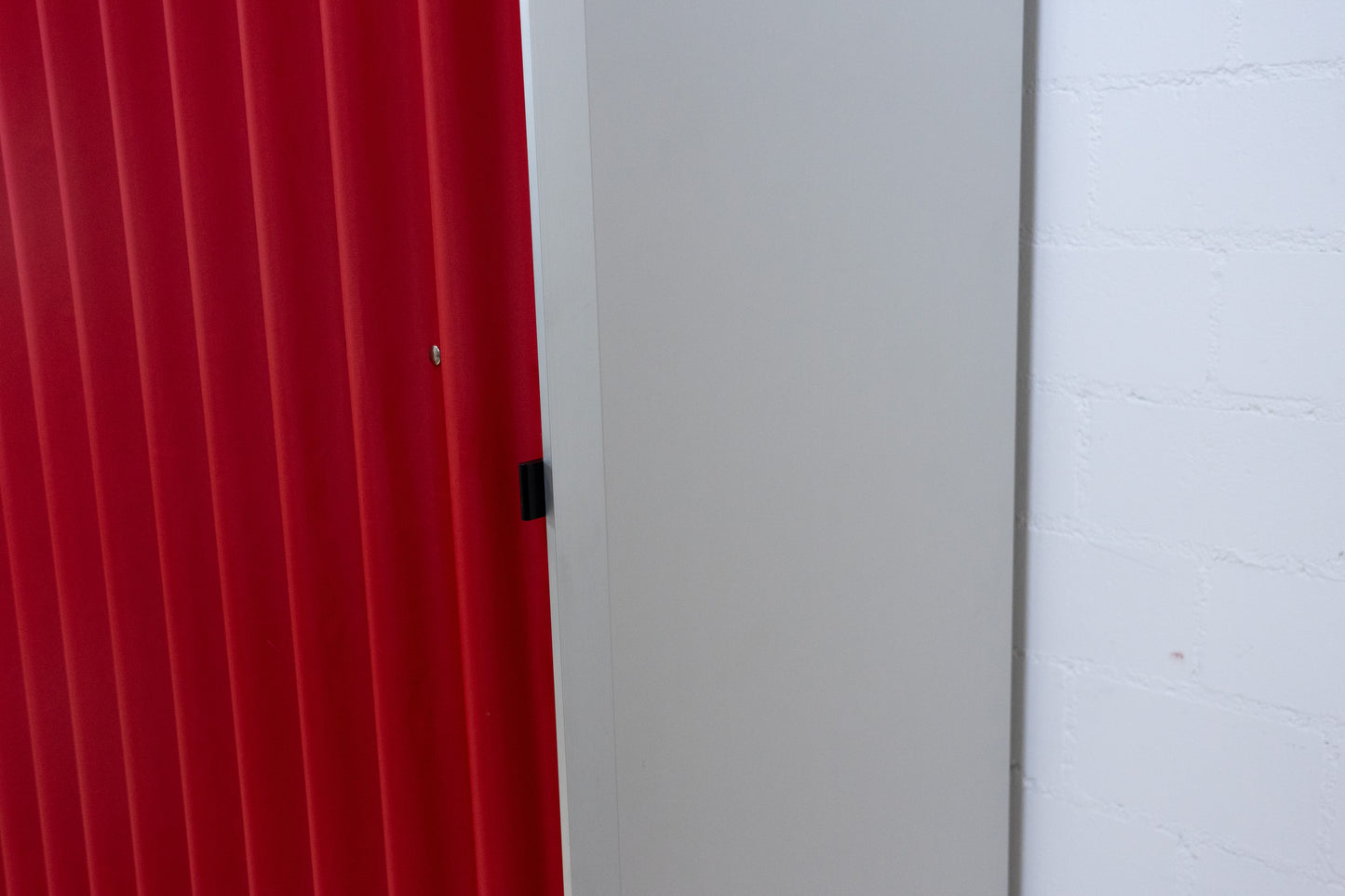 Thut Faltvorhang-Schrank Nr. 14