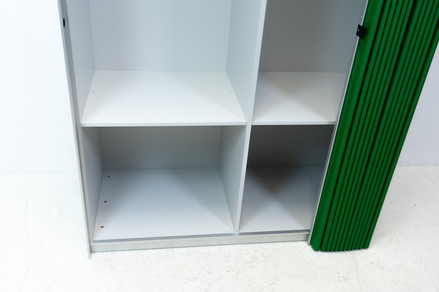 Thut Faltvorhang-Schrank Nr. 15