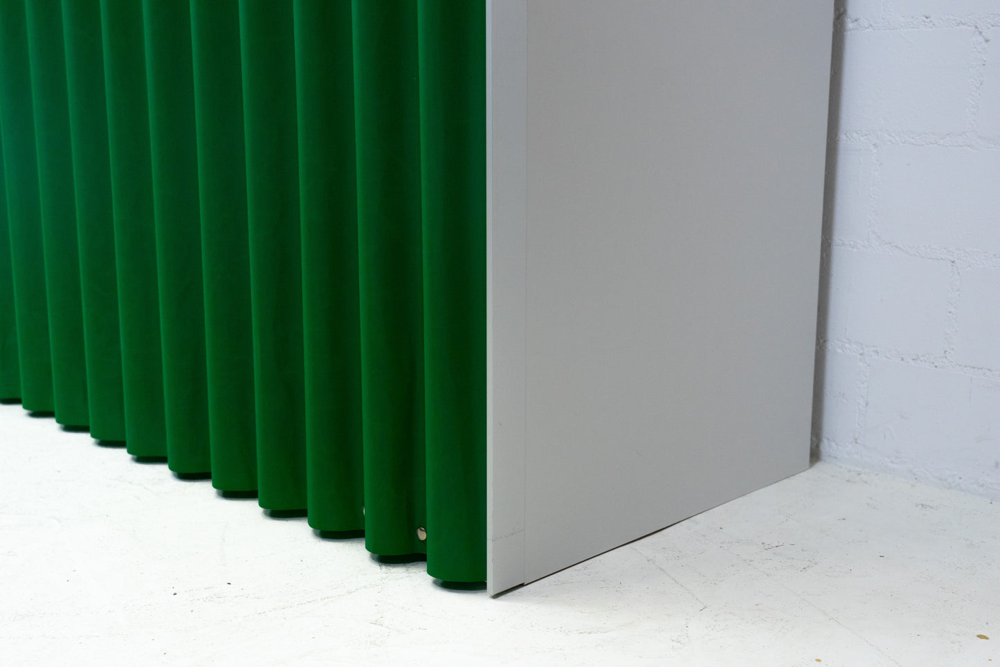 Thut Faltvorhang-Schrank Nr. 15