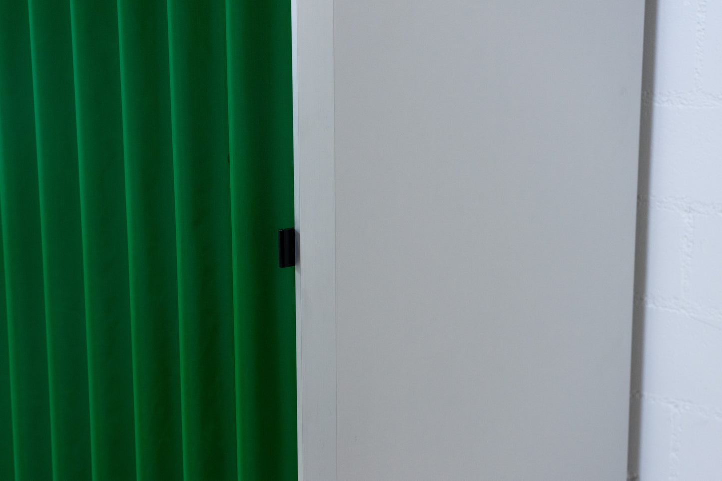 Thut Faltvorhang-Schrank Nr. 15