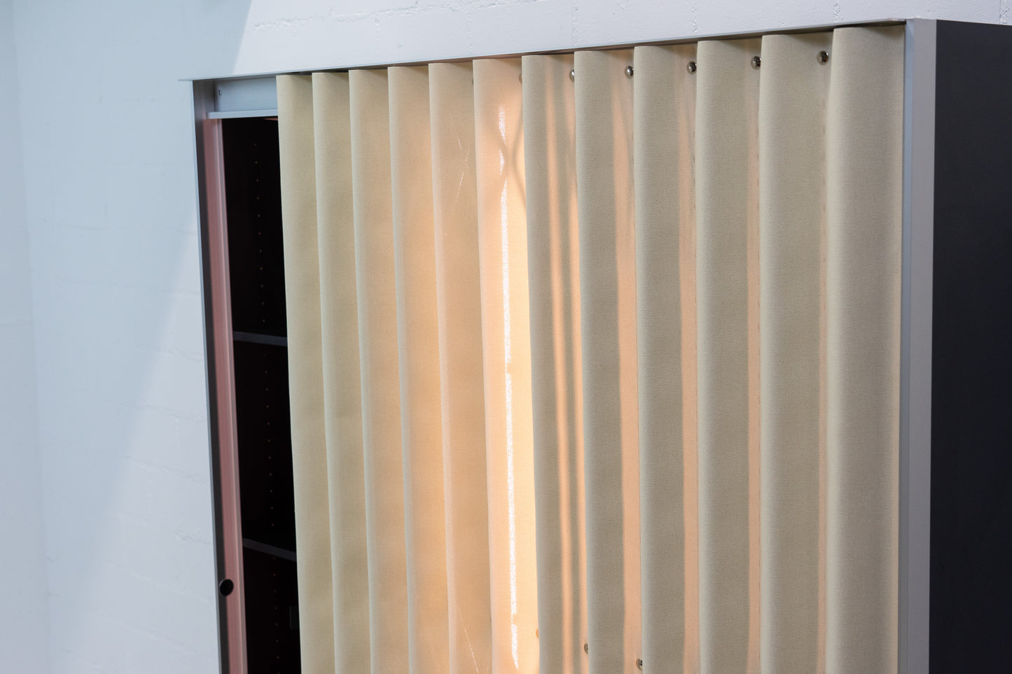 Thut Faltvorhang-Schrank Nr. 17