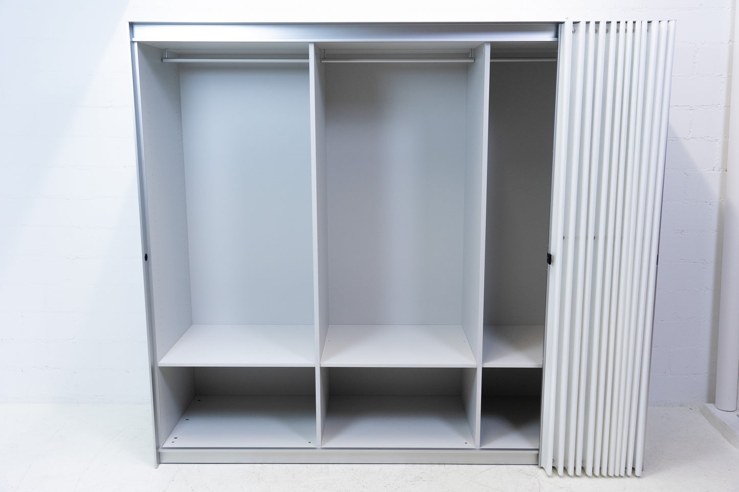 Thut Faltvorhang-Schrank Nr. 18