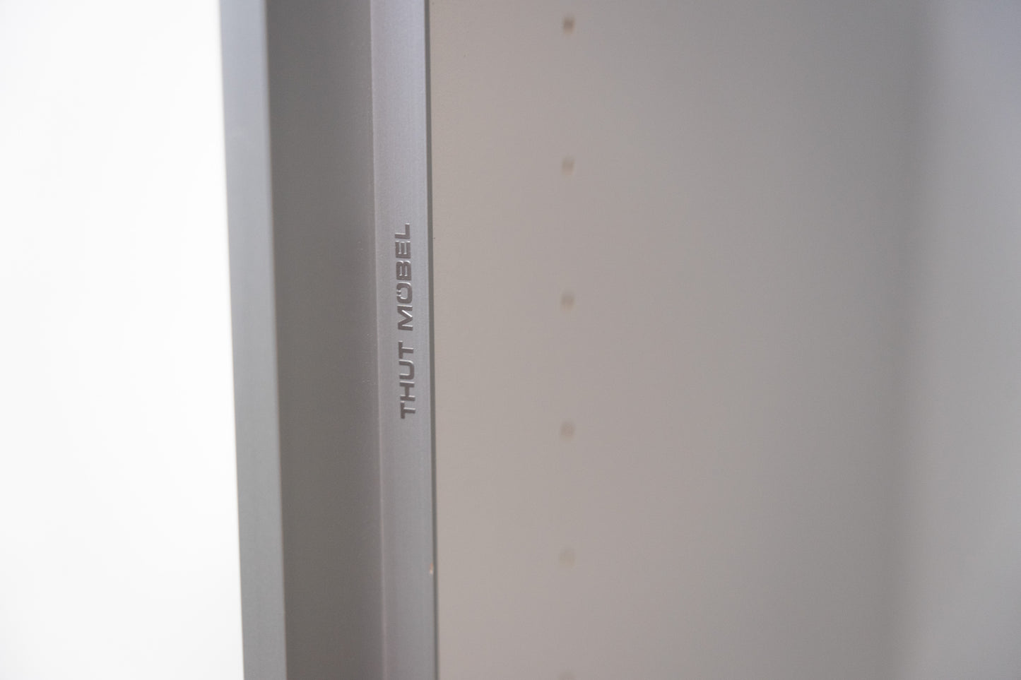 Thut Faltvorhang-Schrank Nr. 18