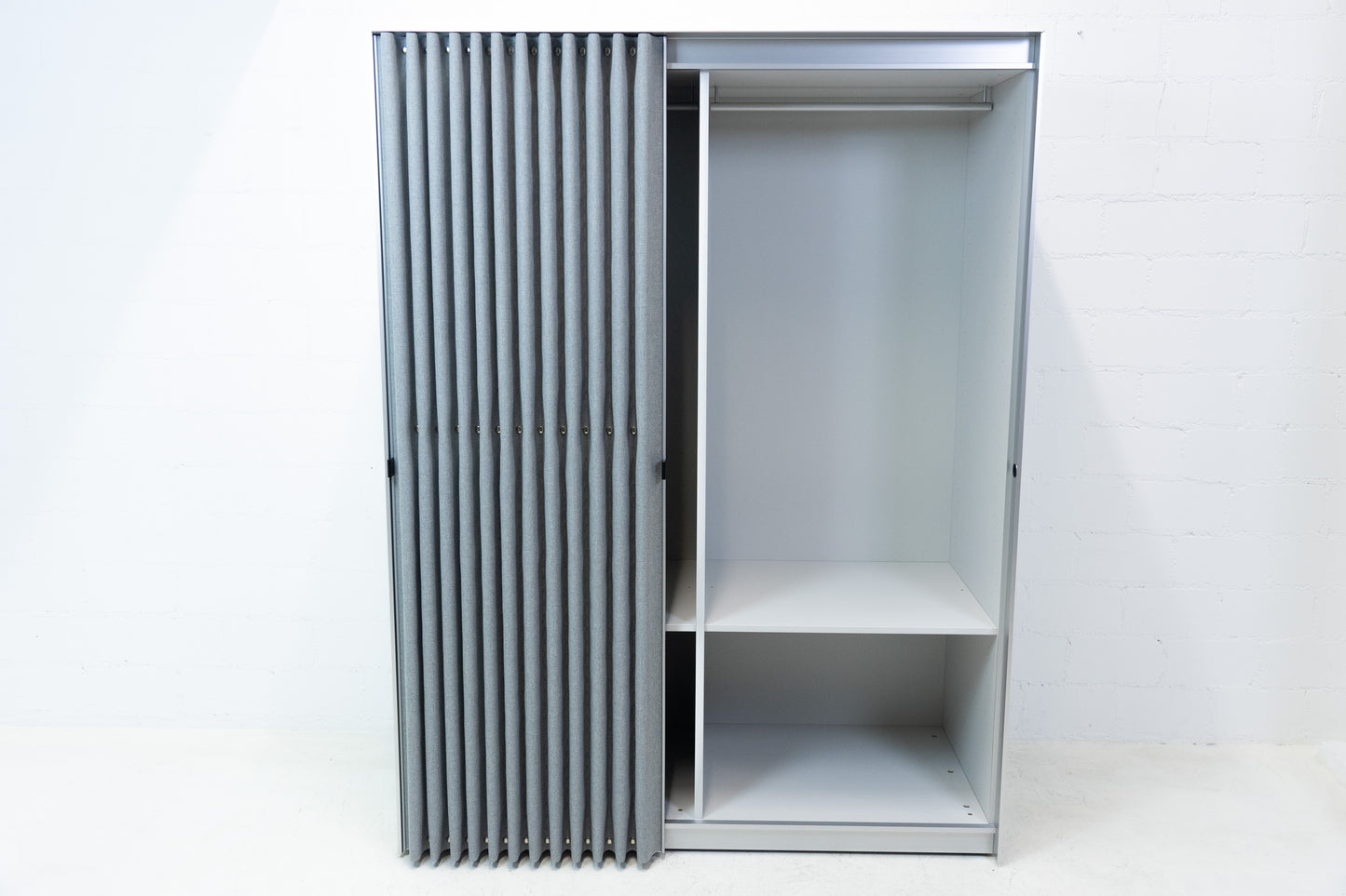 Thut Faltvorhang-Schrank Nr. 6