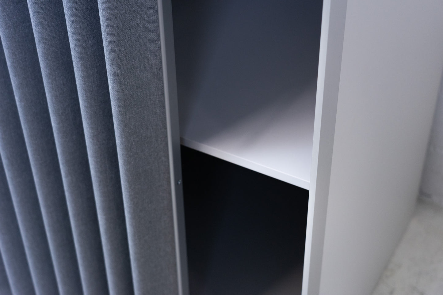 Thut Faltvorhang-Schrank Nr. 6