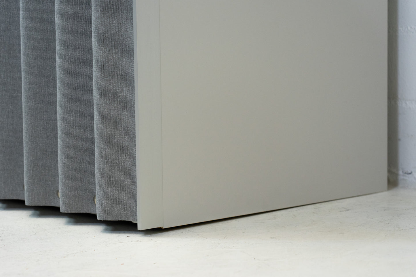 Thut Faltvorhang-Schrank Nr. 6