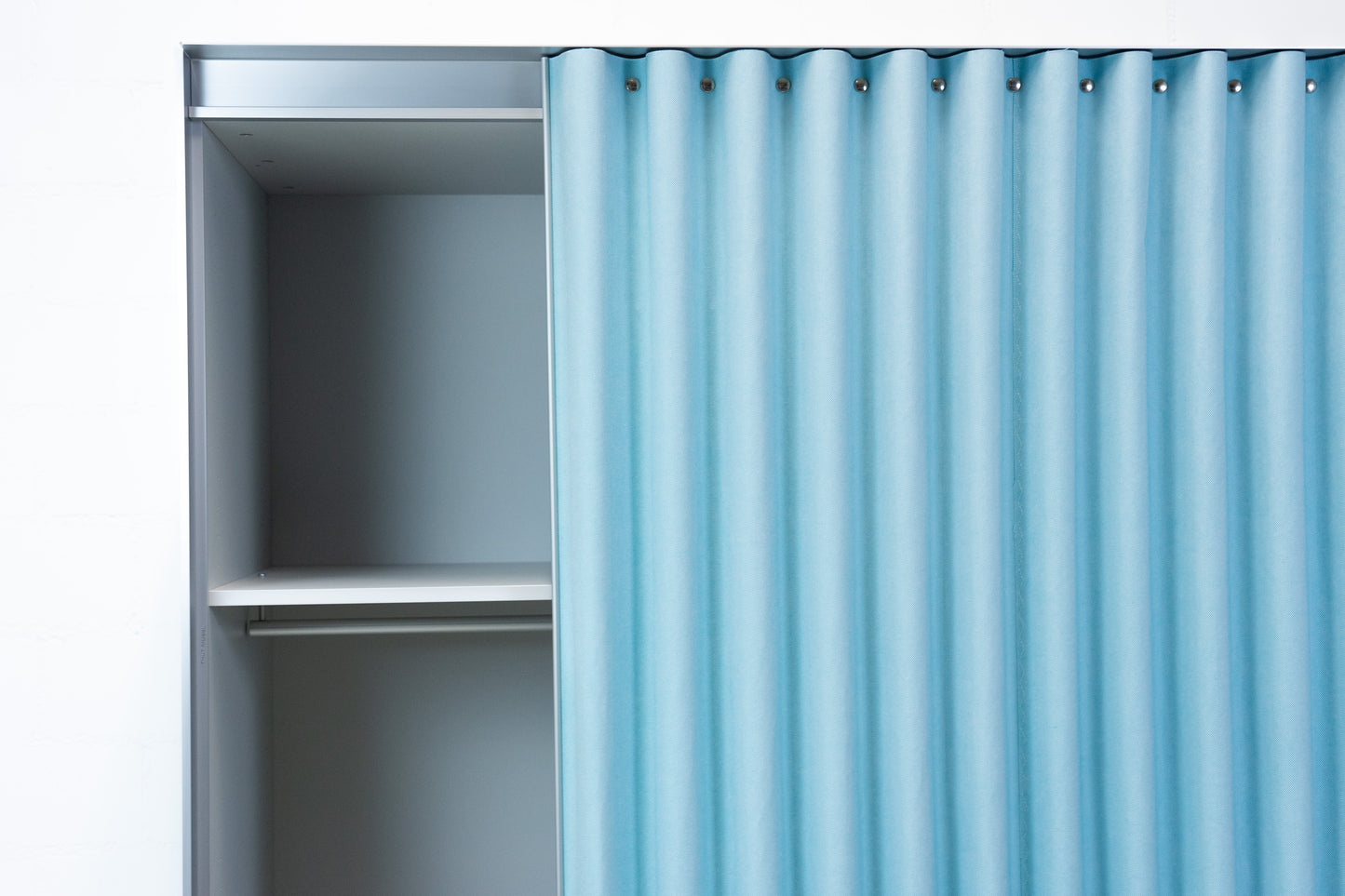 Thut Faltvorhang-Schrank Nr. 7