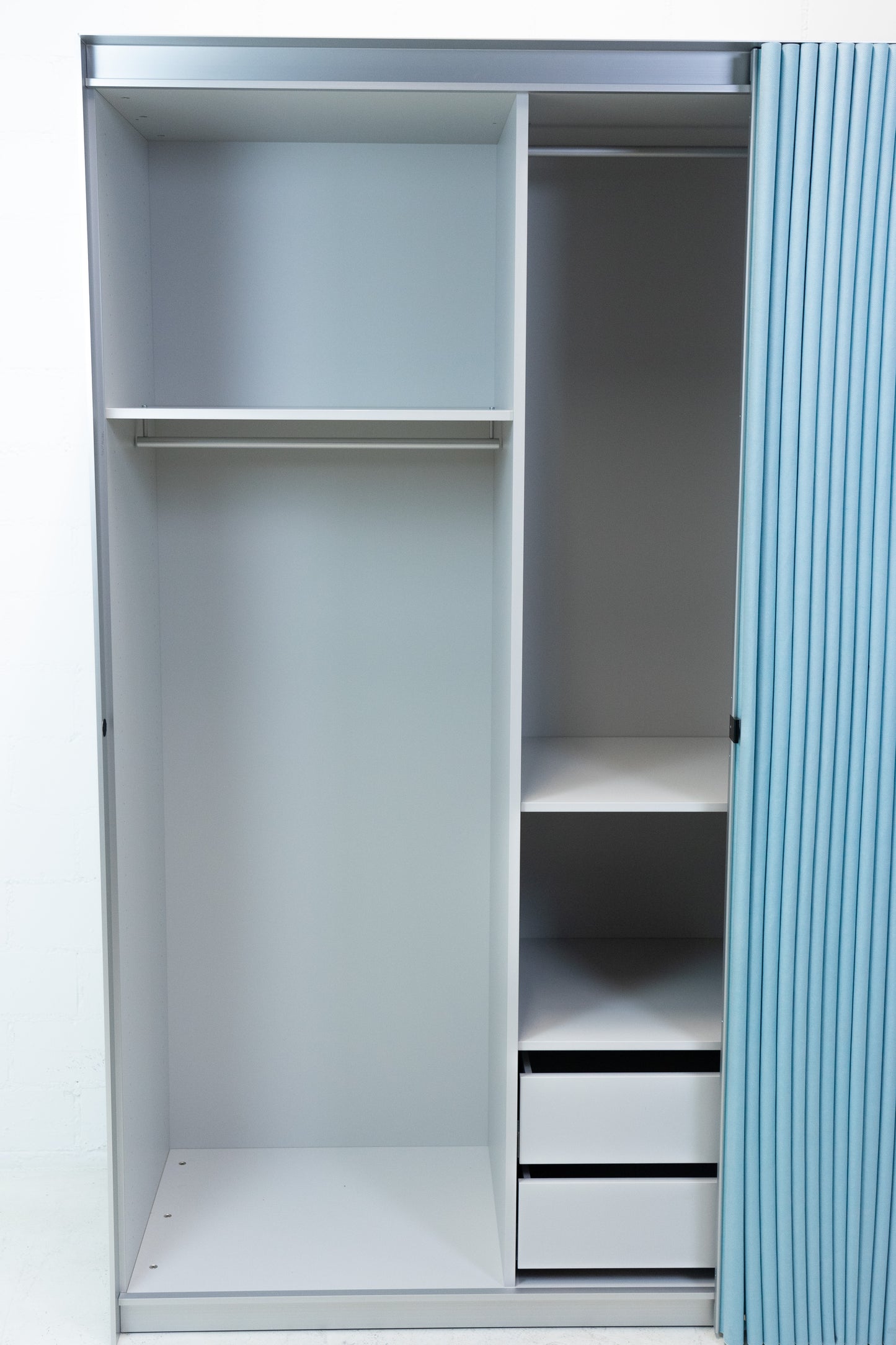 Thut Faltvorhang-Schrank Nr. 7