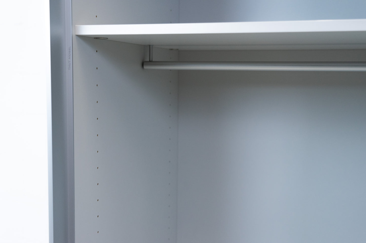 Thut Faltvorhang-Schrank Nr. 7