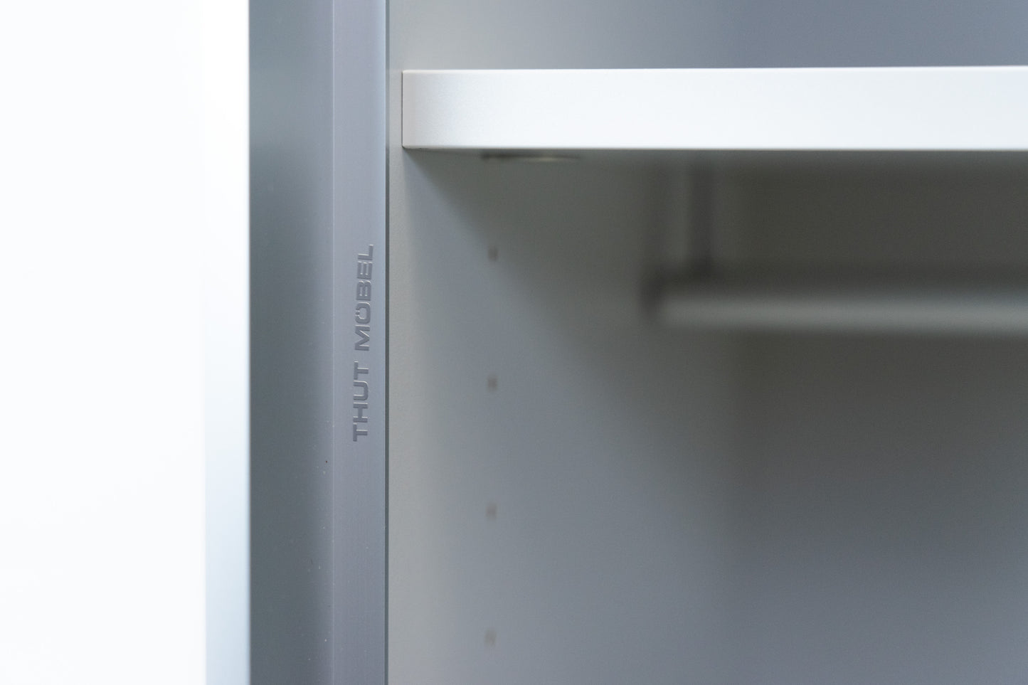 Thut Faltvorhang-Schrank Nr. 7