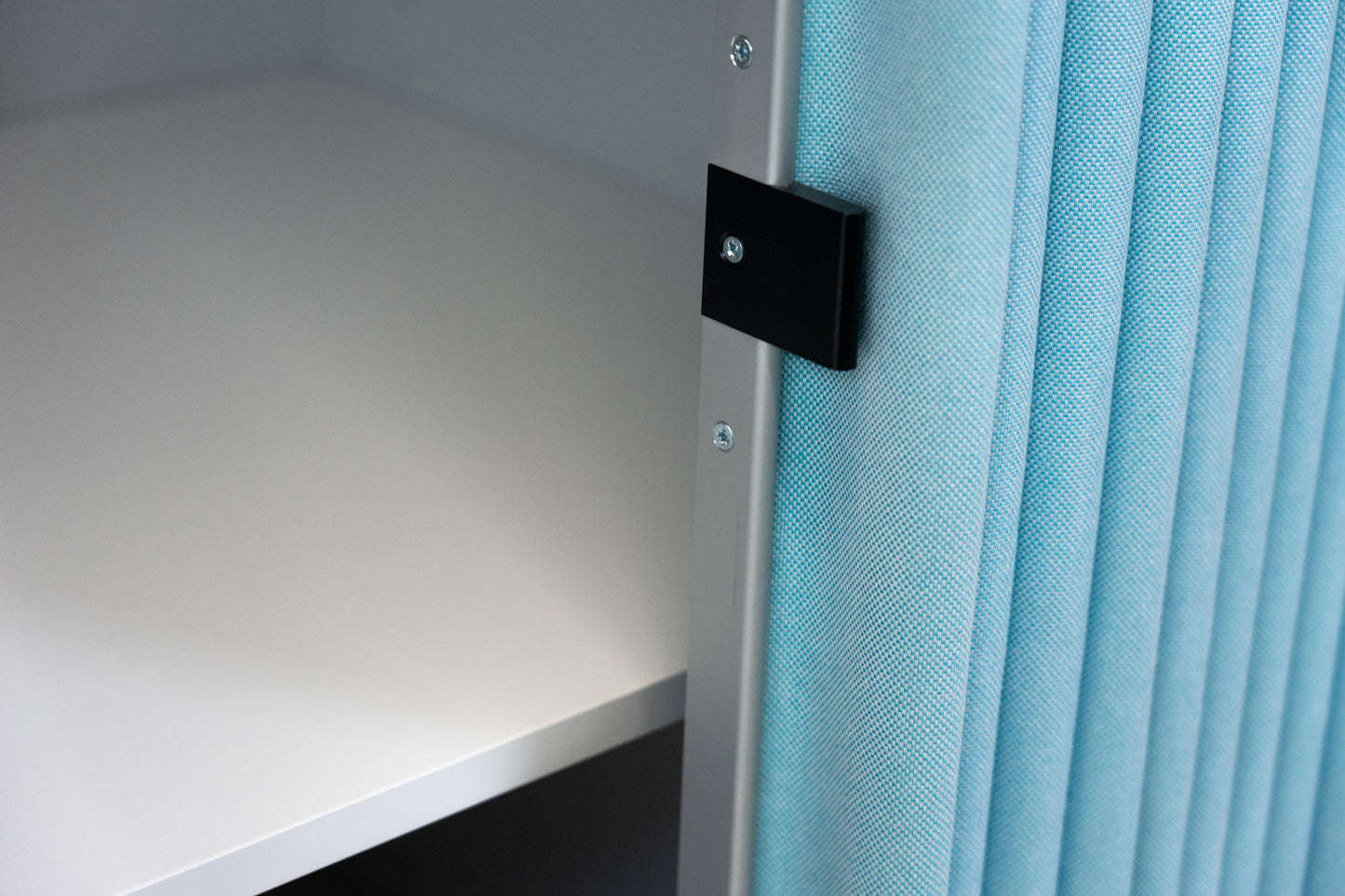 Thut Faltvorhang-Schrank Nr. 7