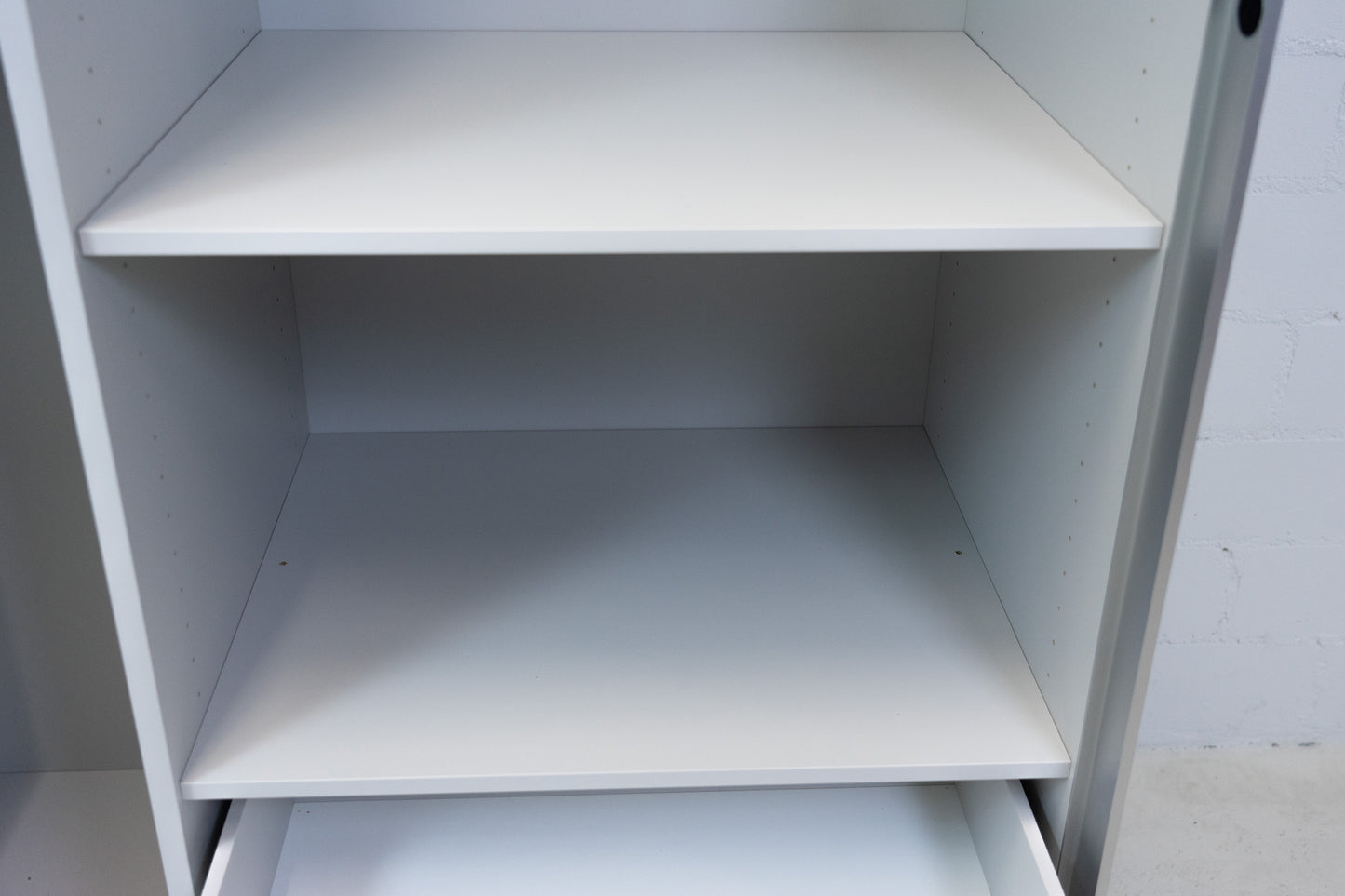 Thut Faltvorhang-Schrank Nr. 7