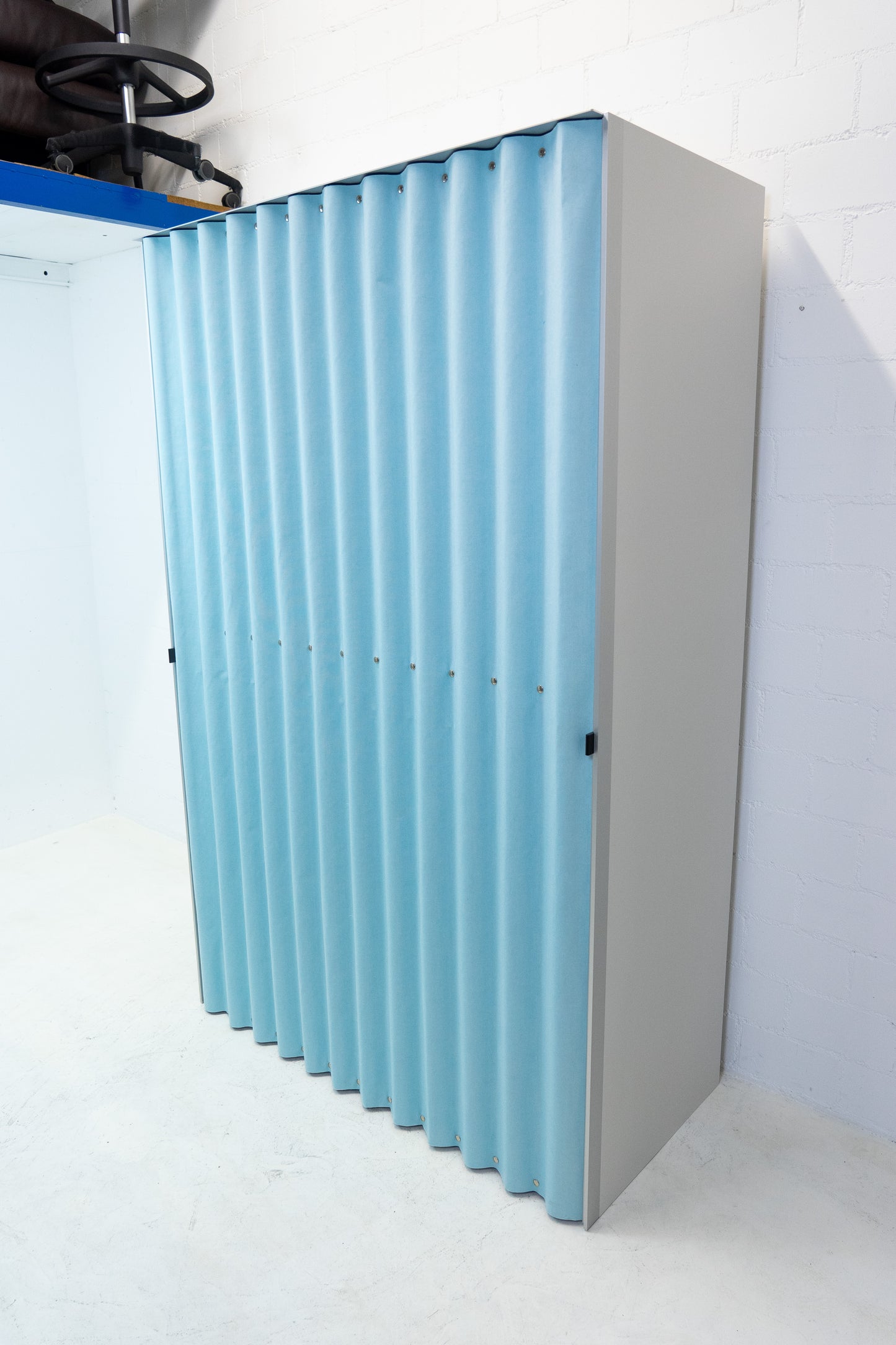 Thut Faltvorhang-Schrank Nr. 7