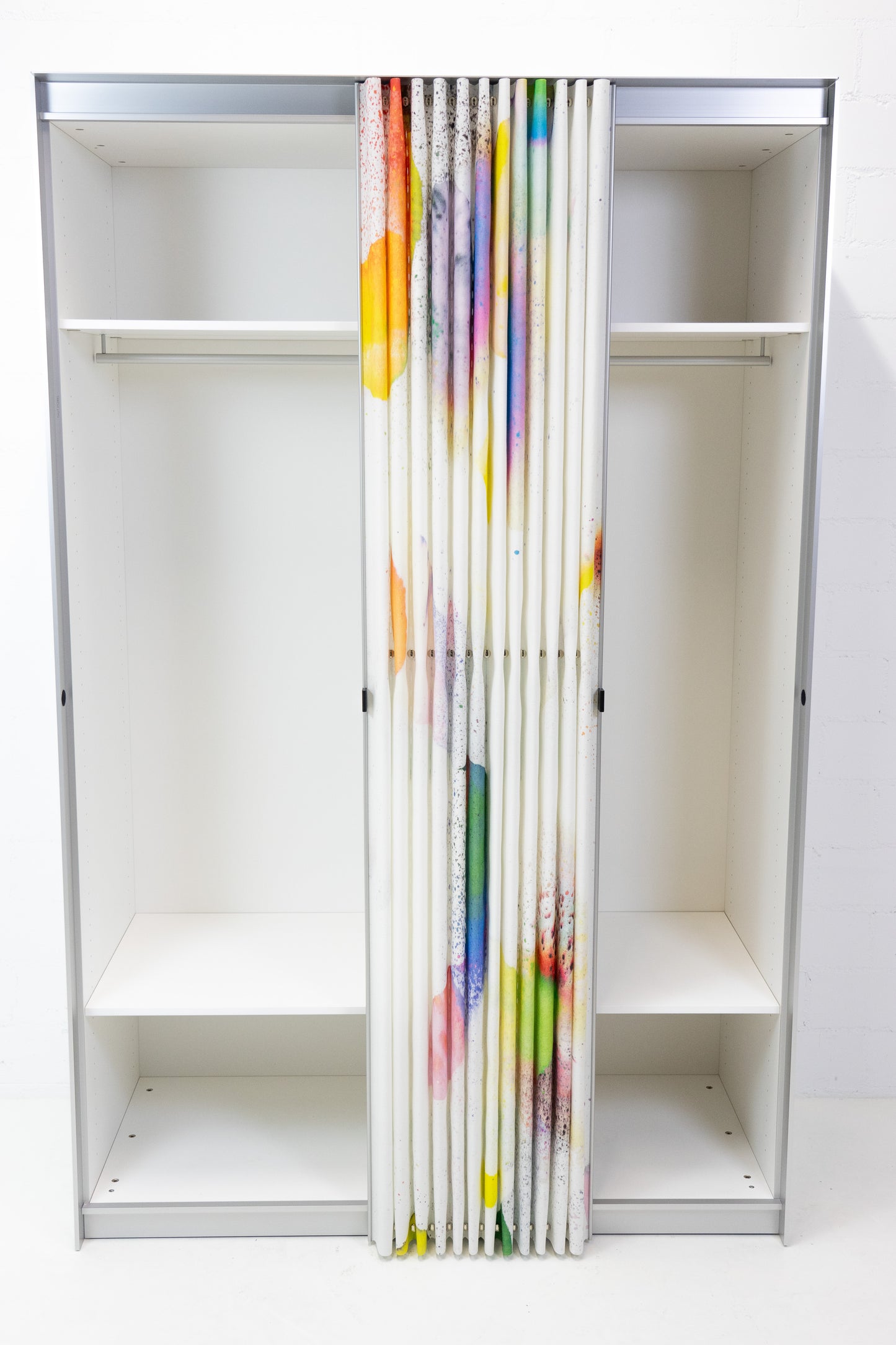 Thut Faltvorhang-Schrank Nr. 8 Claudia Caviezel