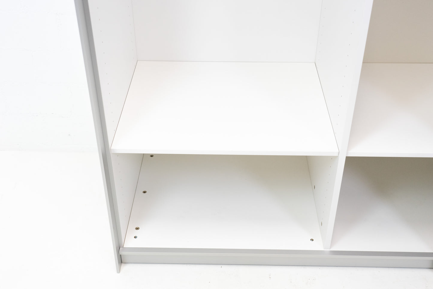 Thut Faltvorhang-Schrank Nr. 8 Claudia Caviezel