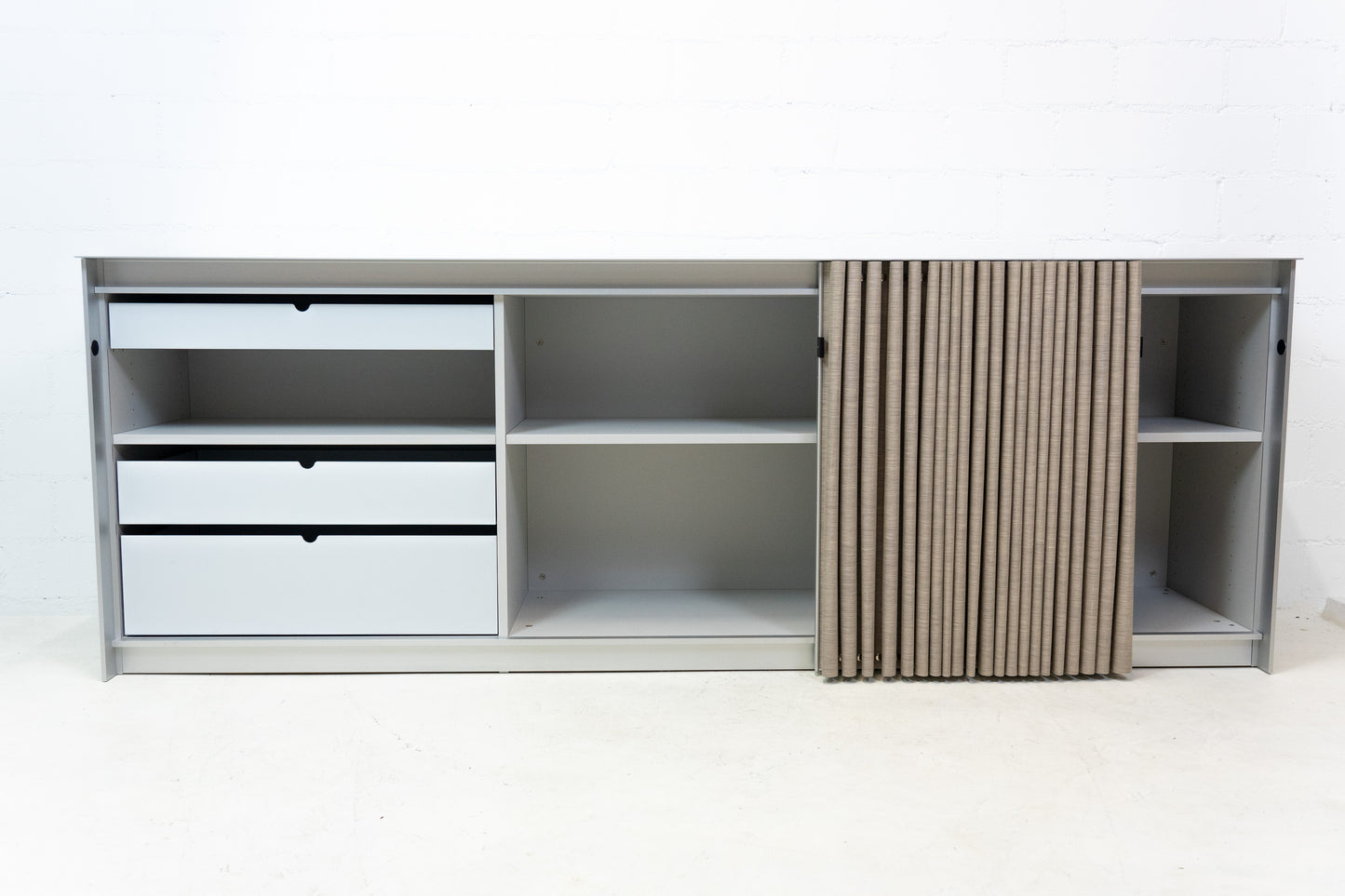 Thut Faltvorhang-Sideboard Nr. 1