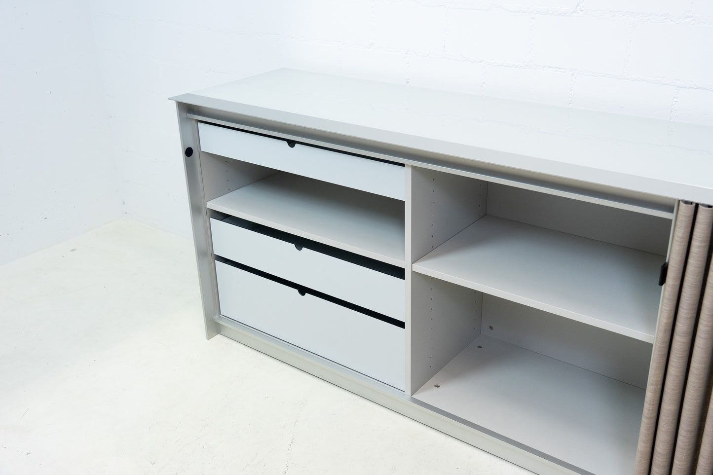 Thut Faltvorhang-Sideboard Nr. 1