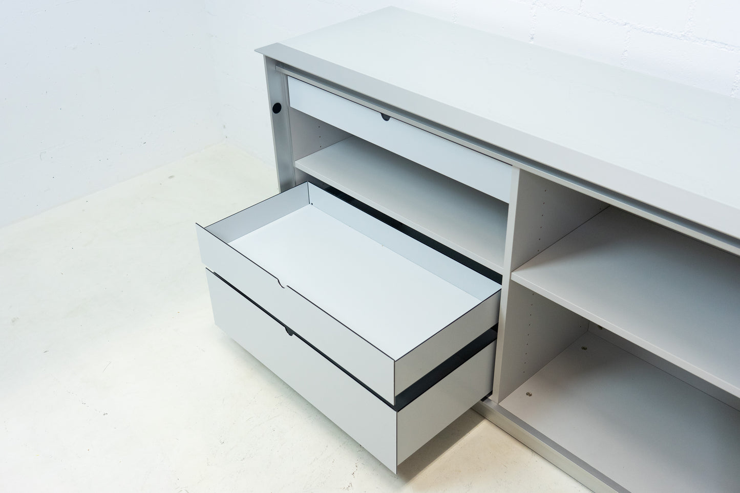 Thut Faltvorhang-Sideboard Nr. 1