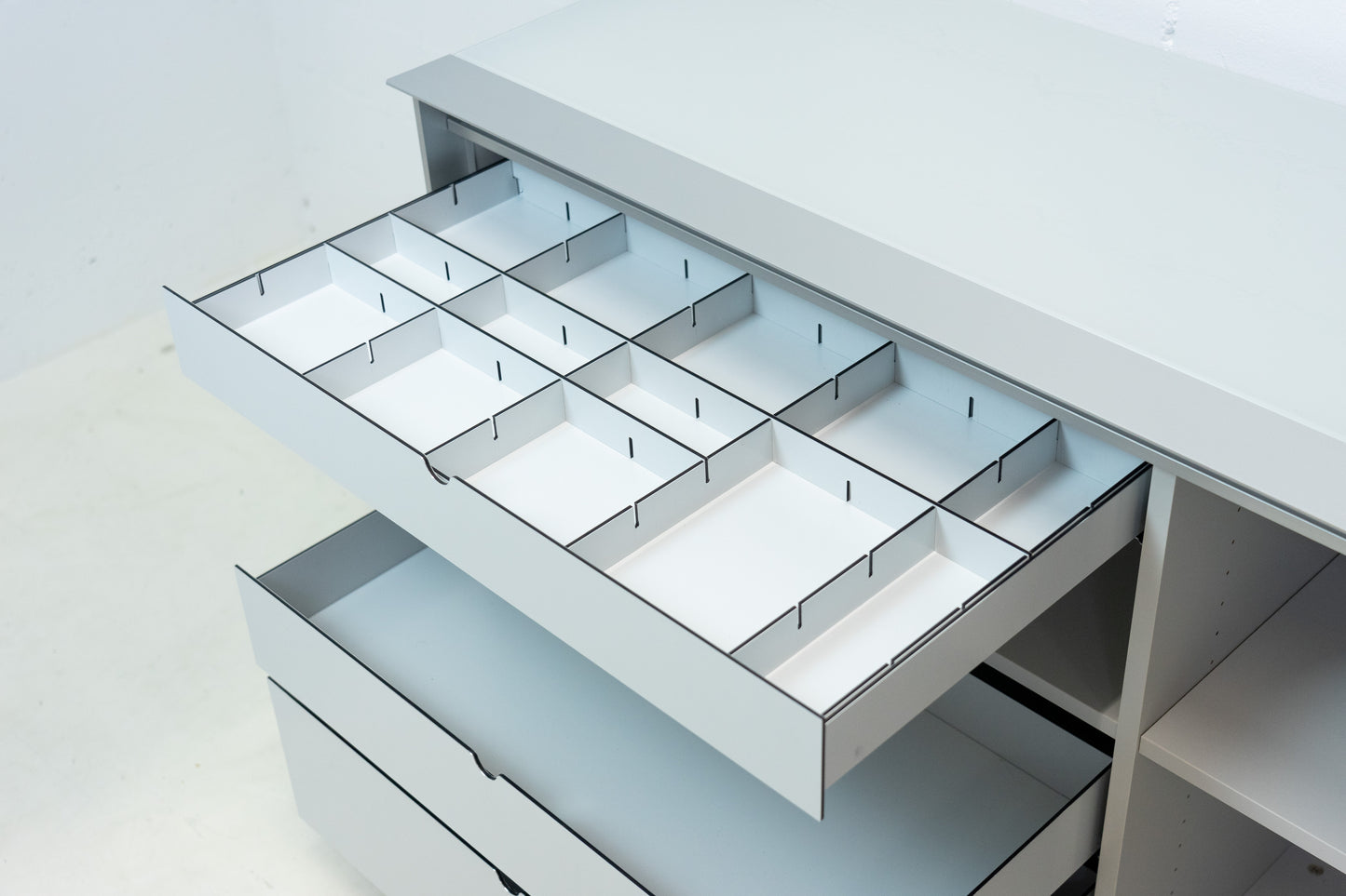 Thut Faltvorhang-Sideboard Nr. 1