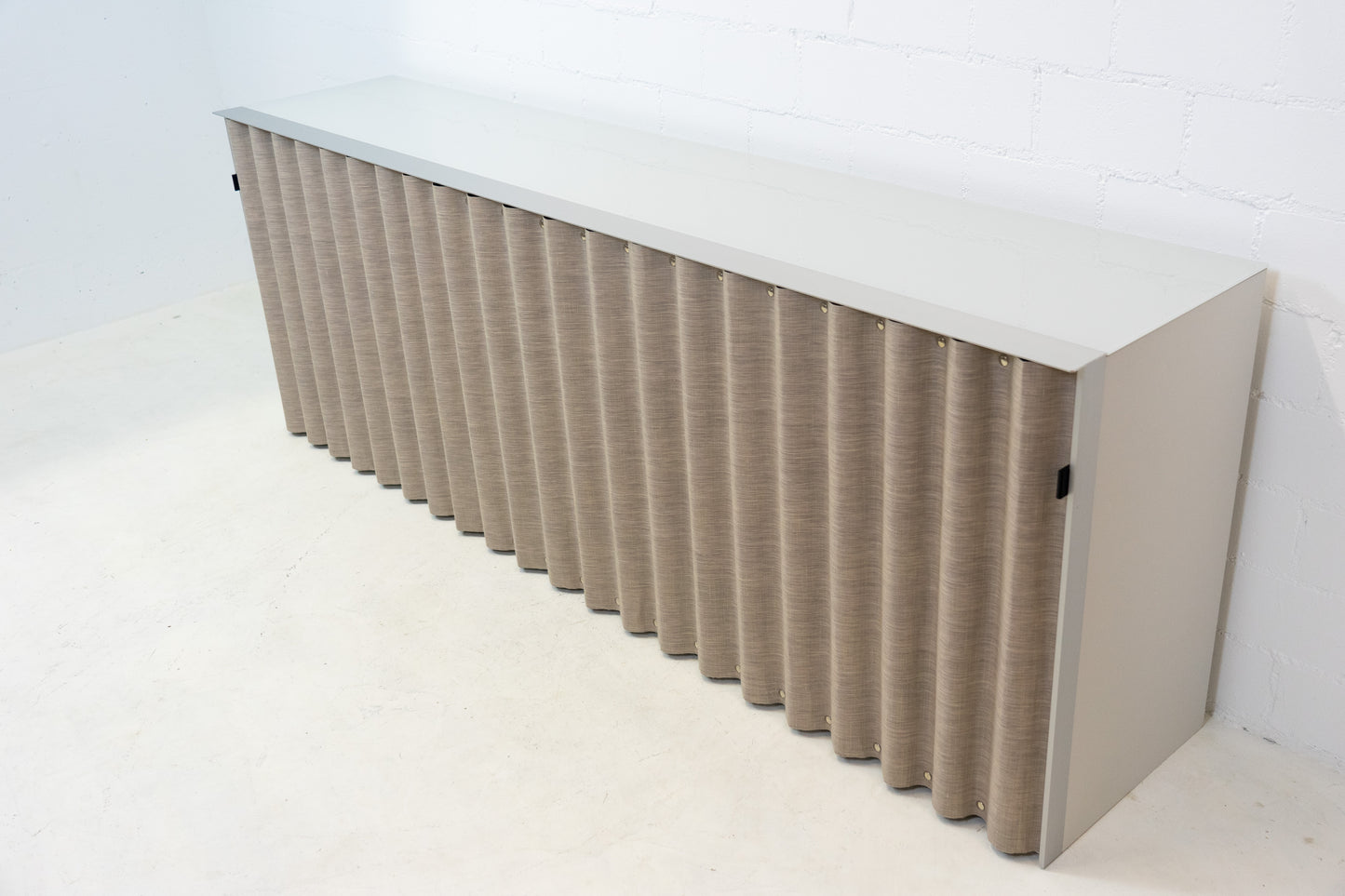 Thut Faltvorhang-Sideboard Nr. 1