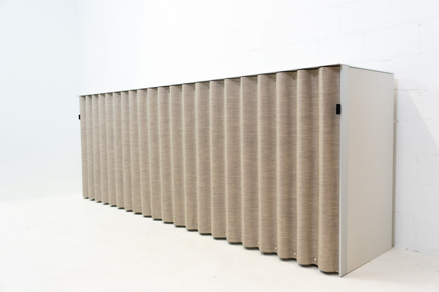Thut Faltvorhang-Sideboard Nr. 1
