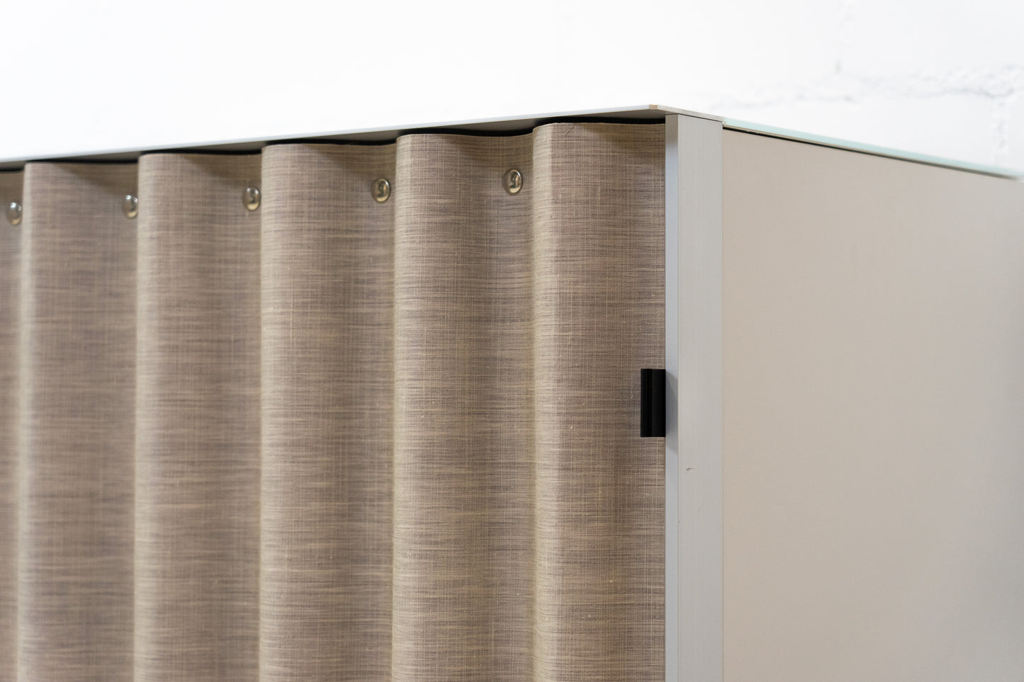 Thut Faltvorhang-Sideboard Nr. 1