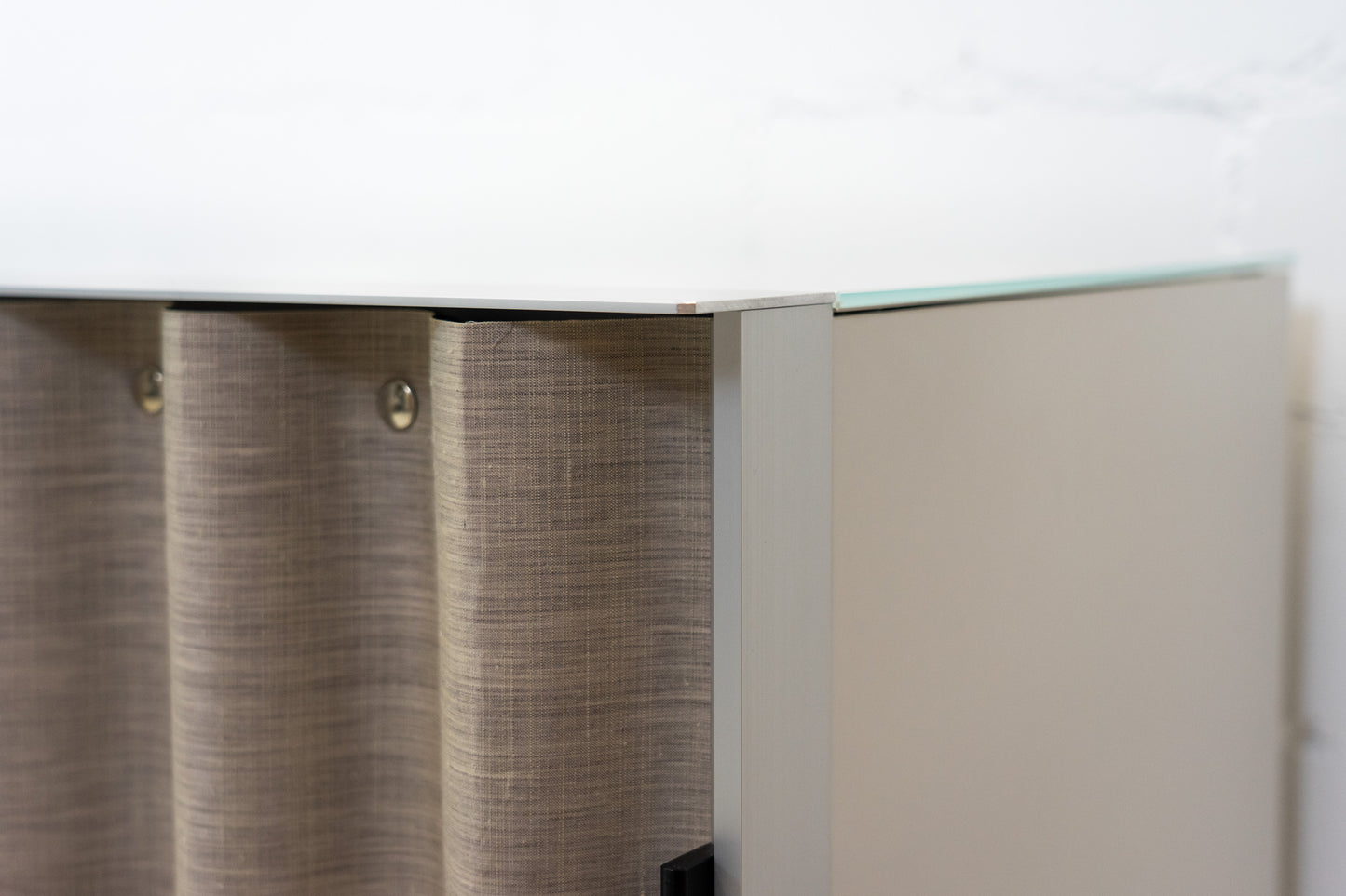 Thut Faltvorhang-Sideboard Nr. 1